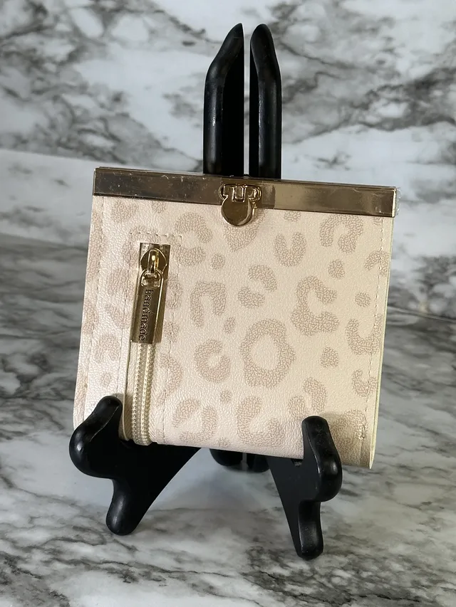 Dolly Wallet